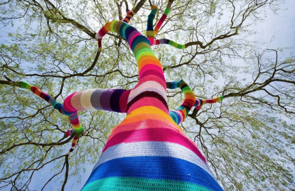 Yarn bombing